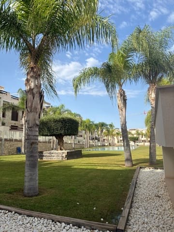 Apartamento de 2 habitaciones en Los Balcones en venta con piscina garaje - 282.000 € (Ref: 10034099)