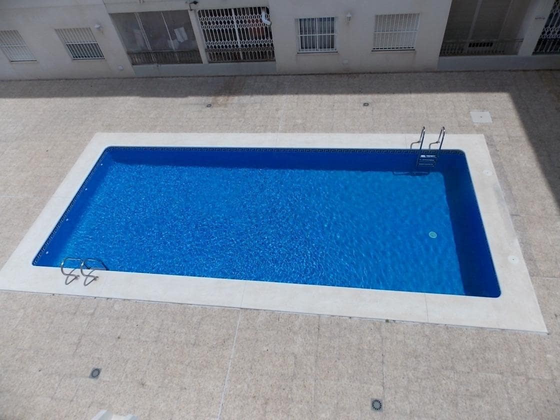 2 quarto Apartamento para venda em Torrevieja com piscina - 113 000 € (Ref: 10078225)
