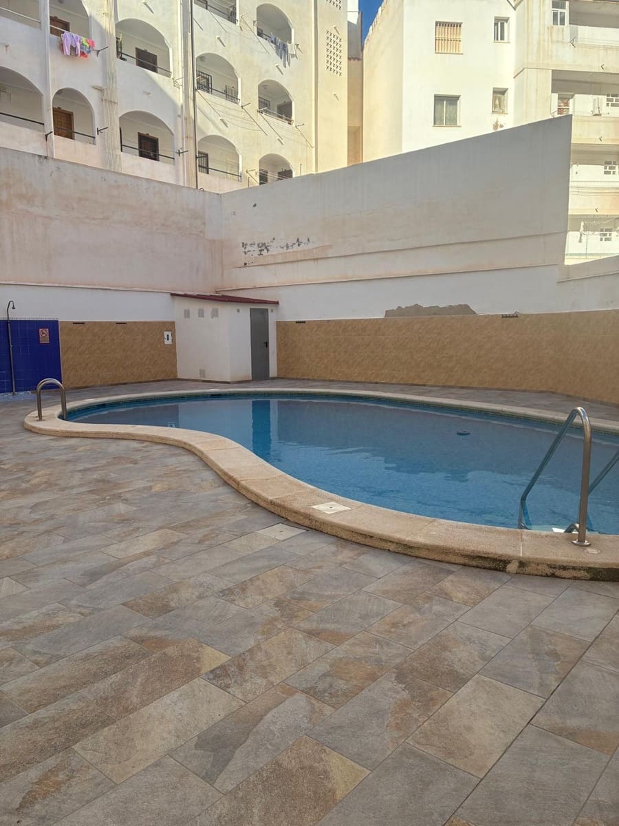 1 bedroom Apartment for sale in Torrevieja with pool garage - € 134,900 (Ref: 10102771)