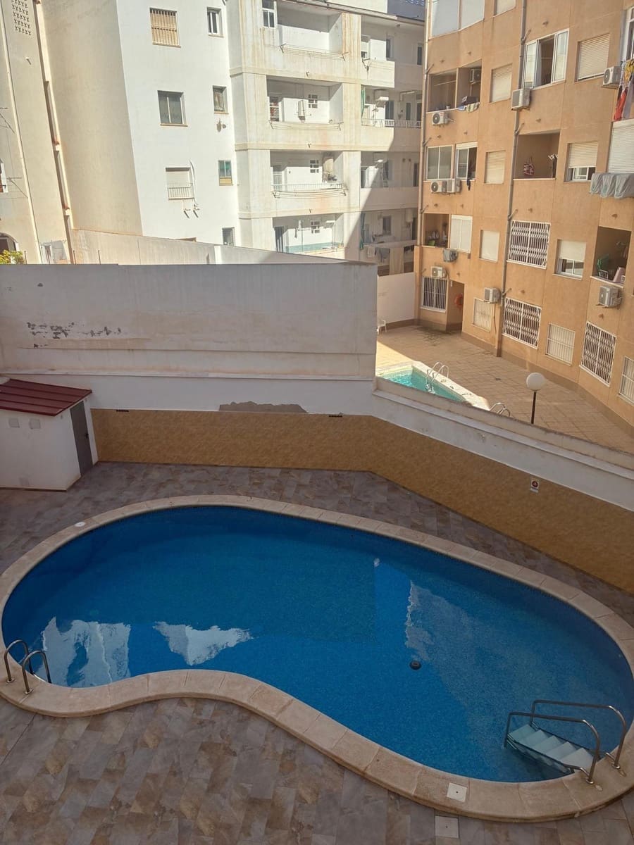 1 bedroom Apartment for sale in Torrevieja with pool garage - € 134,900 (Ref: 10102771)