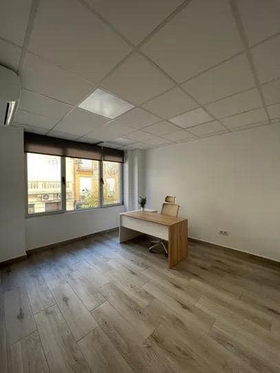Kantoor te huur in Orihuela - € 250 (Ref: 10102772)