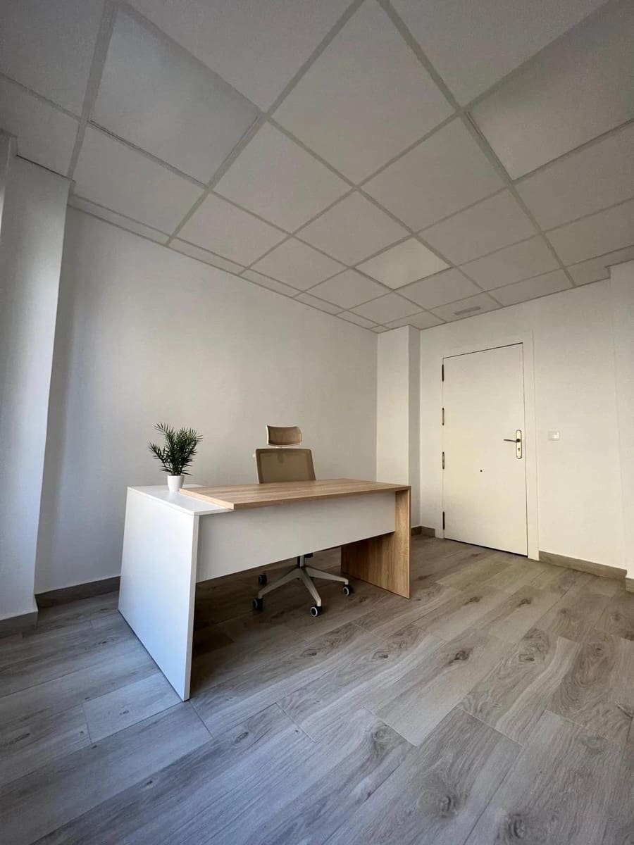 Kantoor te huur in Orihuela - € 250 (Ref: 10102772)
