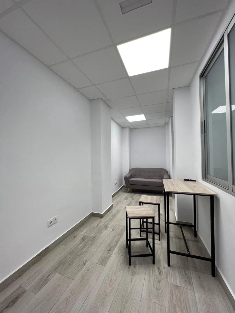 Kantoor te huur in Orihuela - € 250 (Ref: 10102772)