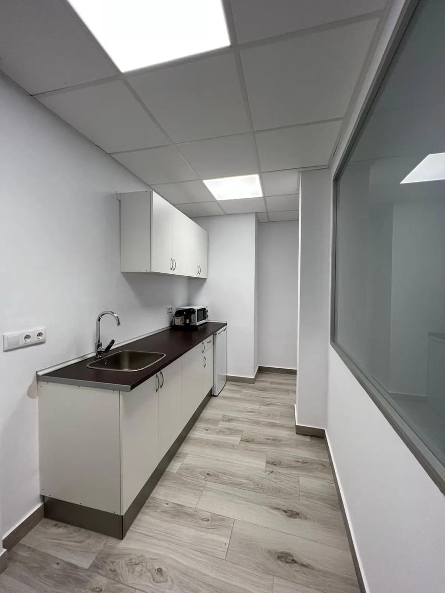 Kantoor te huur in Orihuela - € 250 (Ref: 10102772)