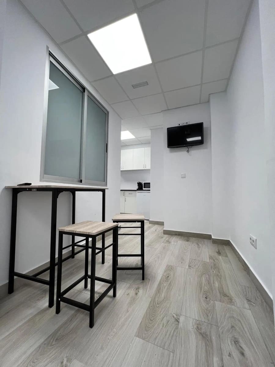 Kantoor te huur in Orihuela - € 250 (Ref: 10102772)