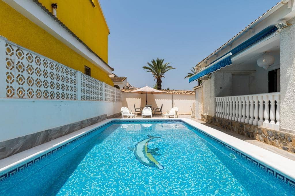Chalet de 2 habitaciones en Los Balcones en venta con piscina - 315.000 € (Ref: 7984694)