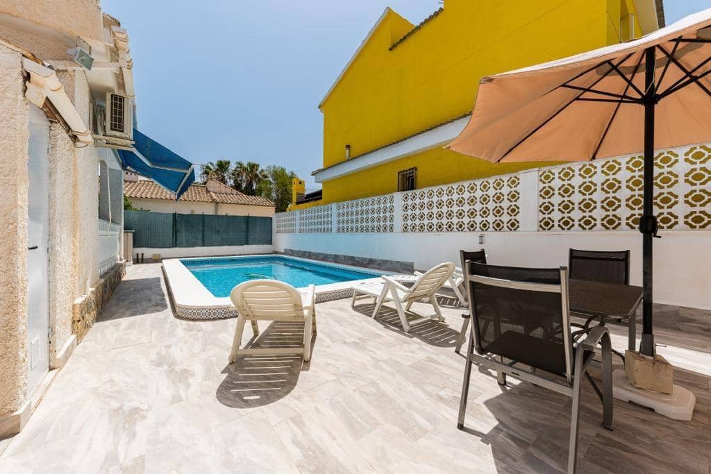 Chalet de 2 habitaciones en Los Balcones en venta con piscina - 315.000 € (Ref: 7984694)