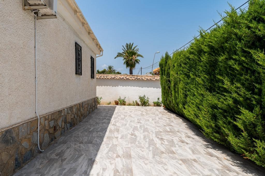 Chalet de 2 habitaciones en Los Balcones en venta con piscina - 315.000 € (Ref: 7984694)