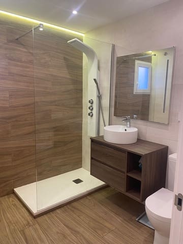 3 makuuhuone Asunto myytävänä paikassa Torrevieja - 239 000 € (Ref: 8098271)