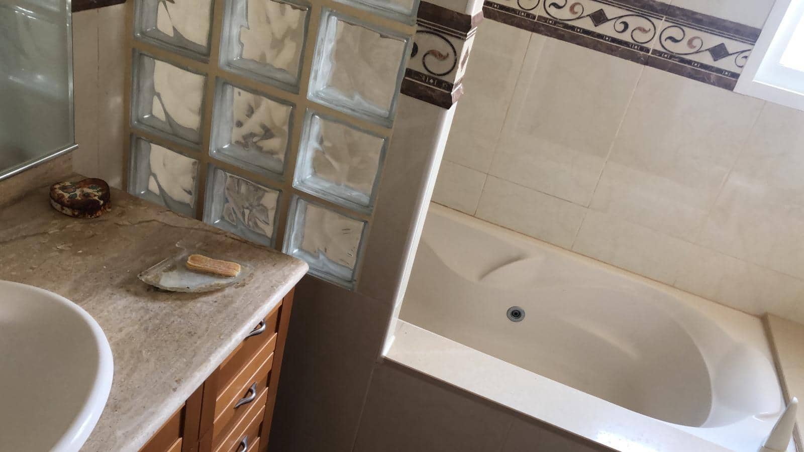 4 sovrum Lägenhet till salu i Torrevieja med garage - 169 000 € (Ref: 8114300)