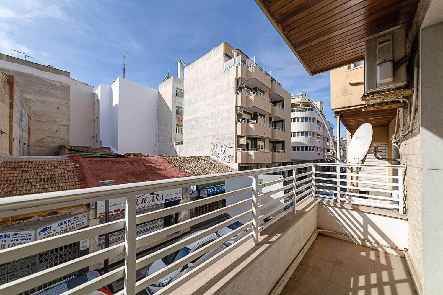 5 sypialnia Apartament na sprzedaż w Torrevieja - 265 000 € (Ref: 8263447)