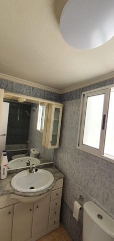 2 bedroom Penthouse for sale in Centro, Torrevieja with pool - € 136,500 (Ref: 8421447)