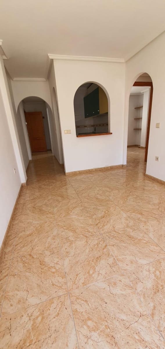 2 bedroom Penthouse for sale in Torrevieja with pool - € 136,500 (Ref: 8421447)
