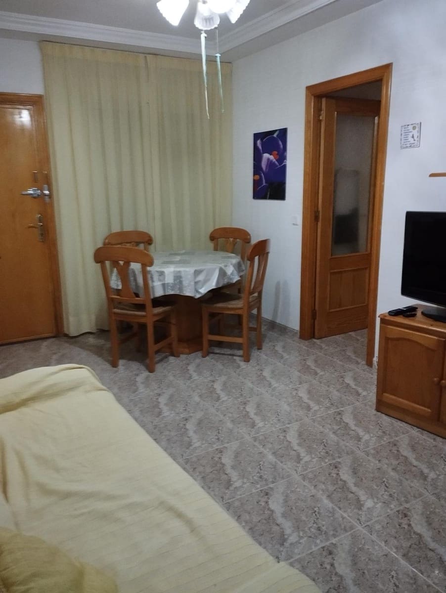 Apartamento de 3 habitaciones en Torrevieja en venta - 156.000 € (Ref: 8817929)