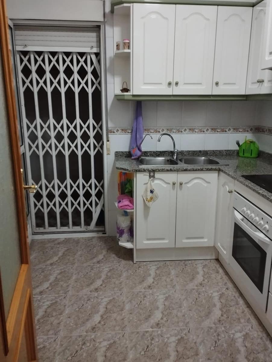 Apartamento de 3 habitaciones en Torrevieja en venta - 156.000 € (Ref: 8817929)