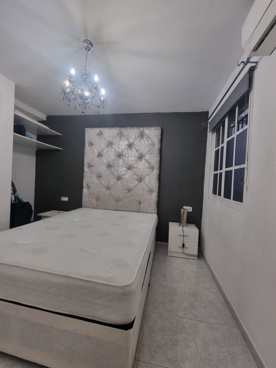 2 soveværelse Lejlighed til salg i Torrevieja med swimmingpool - € 178.000 (Ref: 8886291)