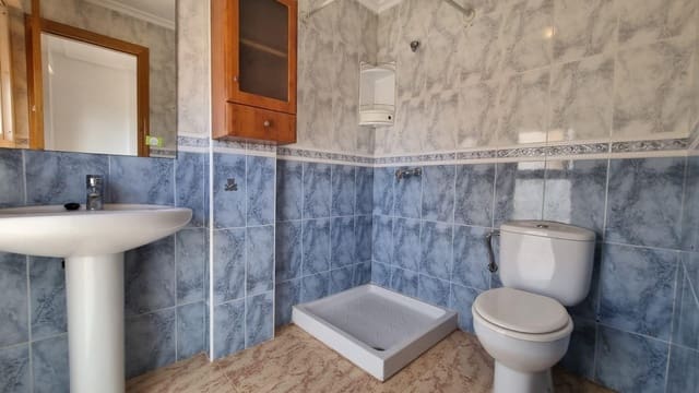 3 quarto Moradia em Banda para venda em Villamartín - Las Filipinas, Orihuela com piscina - 190 000 € (Ref: 8941243)