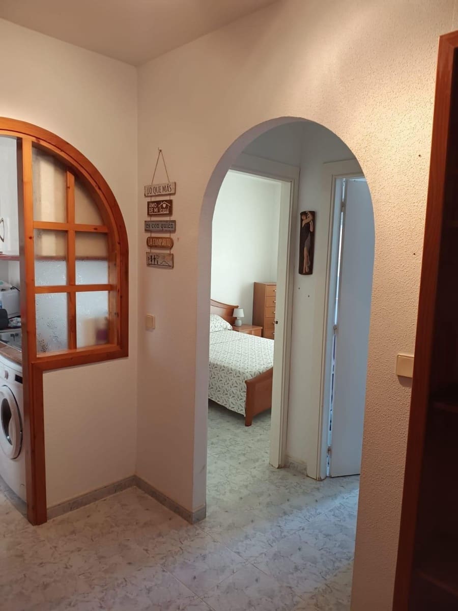 2 slaapkamer Bungalow te huur in Playa Flamenca met zwembad - € 850 (Ref: 8972668)