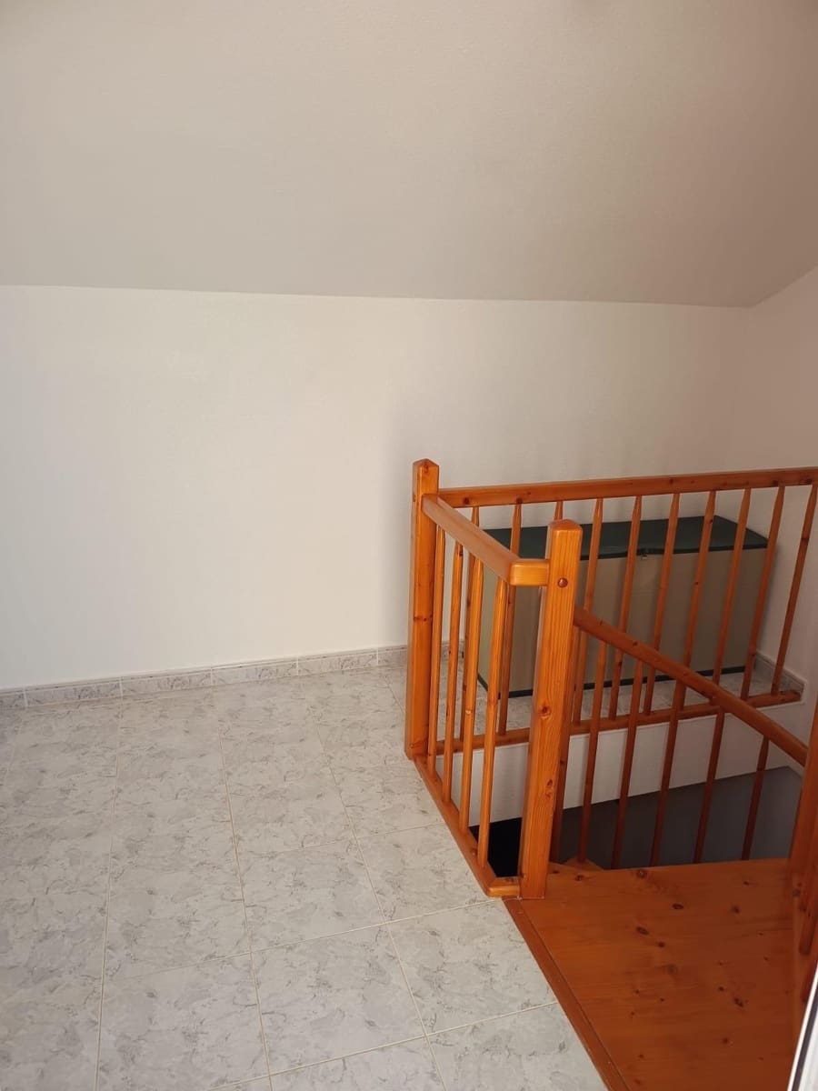 2 slaapkamer Bungalow te huur in Playa Flamenca met zwembad - € 850 (Ref: 8972668)