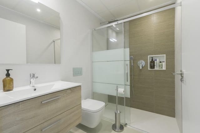 Chalet de 3 habitaciones en Dolores en venta con piscina - 360.000 € (Ref: 8988641)