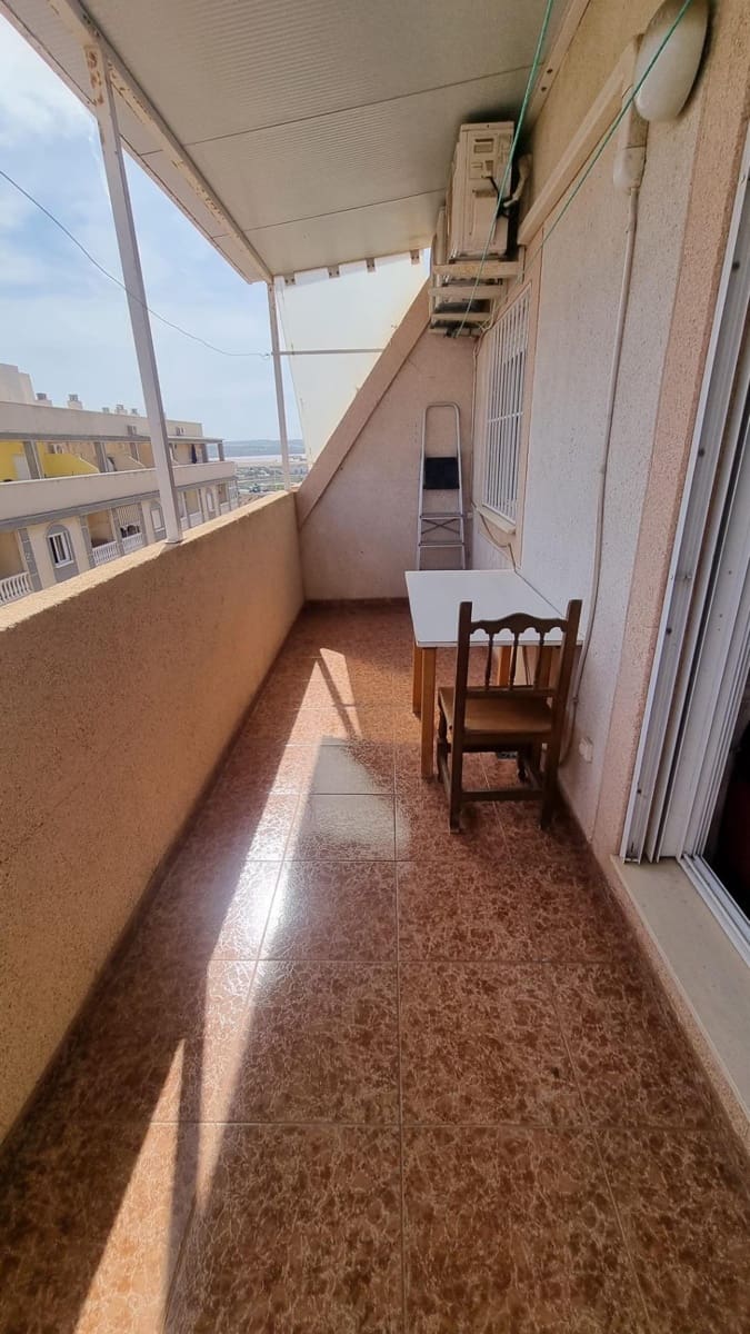 2 sypialnia Penthouse na sprzedaż w Torrevieja z basenem - 149 000 € (Ref: 9200640)