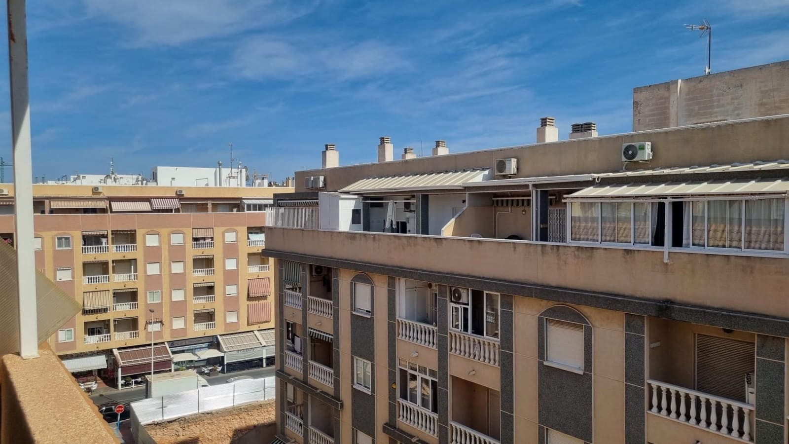 2 sypialnia Penthouse na sprzedaż w Torrevieja z basenem - 149 000 € (Ref: 9200640)