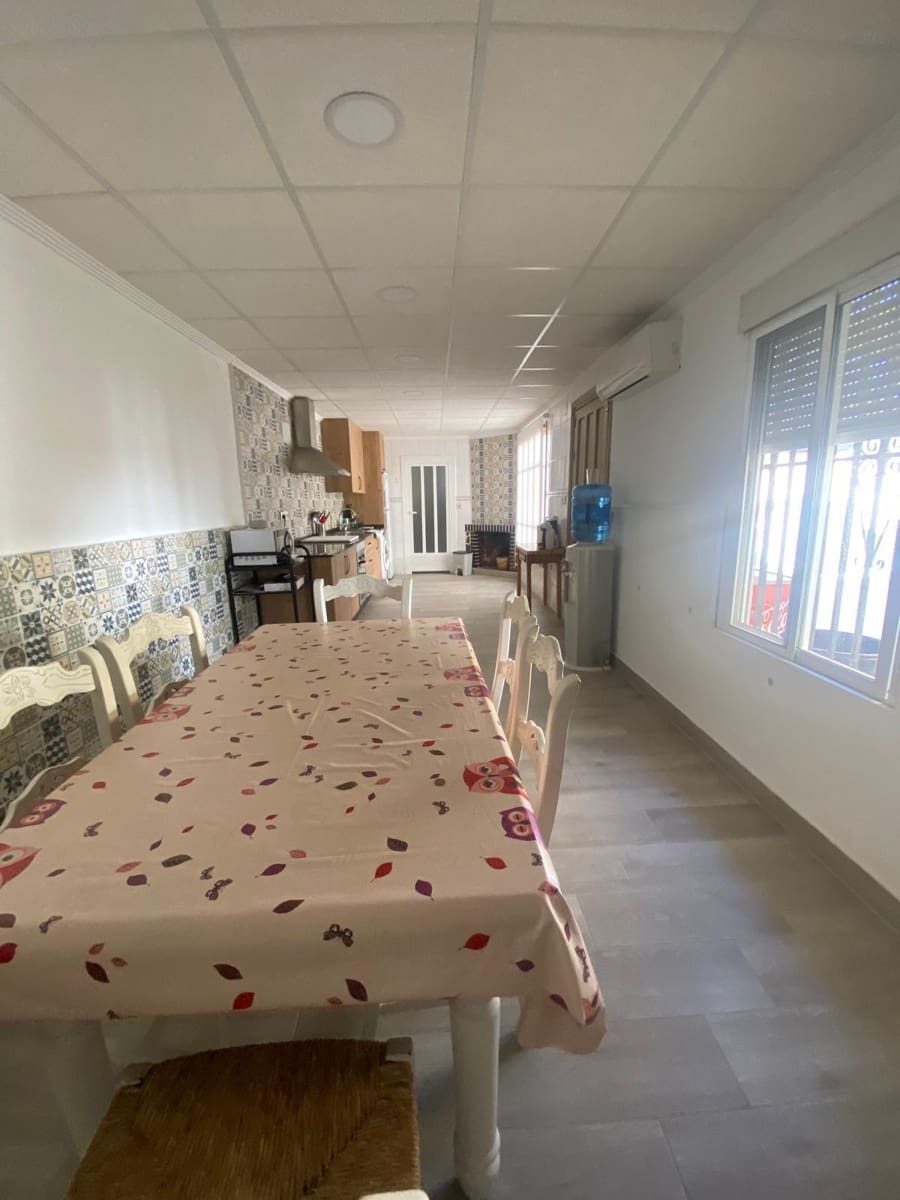 3 soveværelse Villa til leje i Heredades - € 800 (Ref: 9228706)