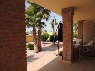 Chalet de 3 habitaciones en Catral en venta con piscina - 390.000 € (Ref: 9240092)
