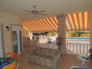 Chalet de 3 habitaciones en Catral en venta con piscina - 390.000 € (Ref: 9240092)