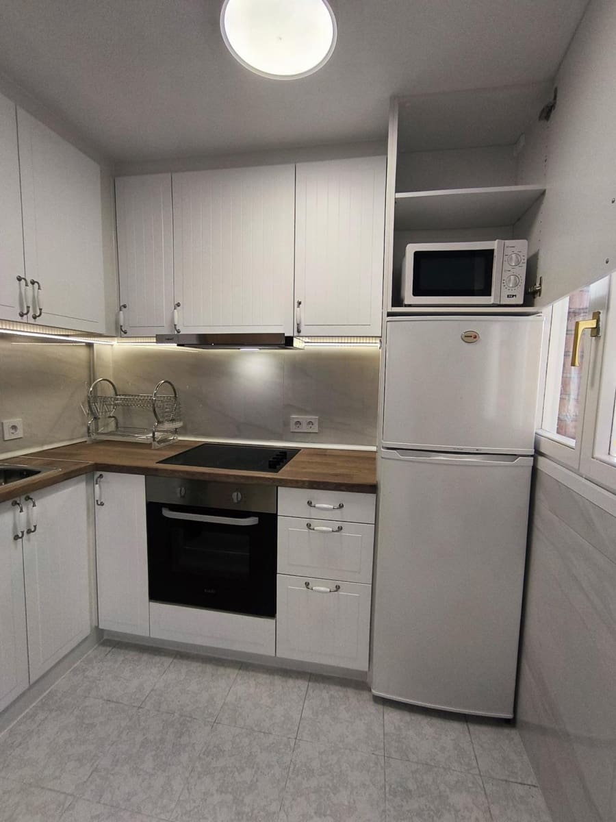 1 sypialnia Apartament na sprzedaż w Torrevieja z basenem garażem - 107 000 € (Ref: 9344925)