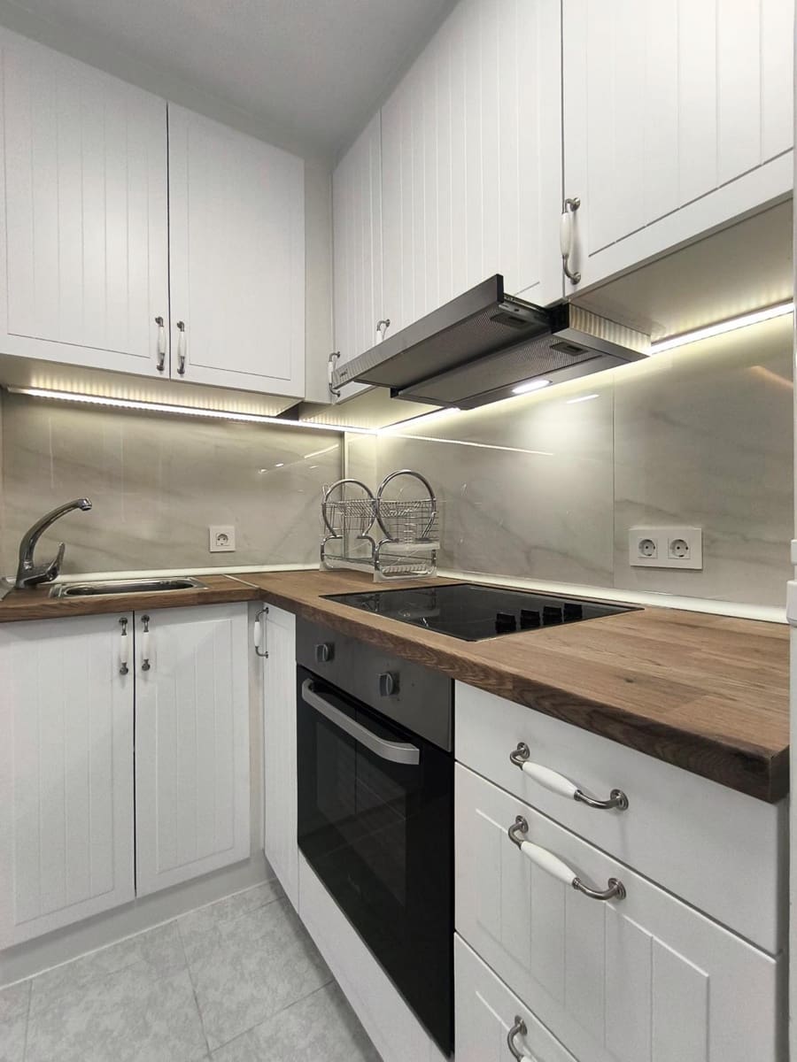 1 sypialnia Apartament na sprzedaż w Torrevieja z basenem garażem - 107 000 € (Ref: 9344925)