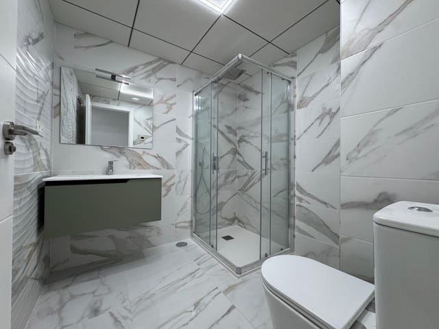 Apartamento de 2 habitaciones en Centro, Torrevieja en venta - 228.000 € (Ref: 9383081)