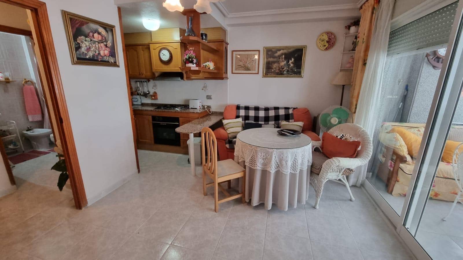 2 Zimmer Apartment zu verkaufen in Torrevieja mit Garage - 139.000 € (Ref: 9446509)