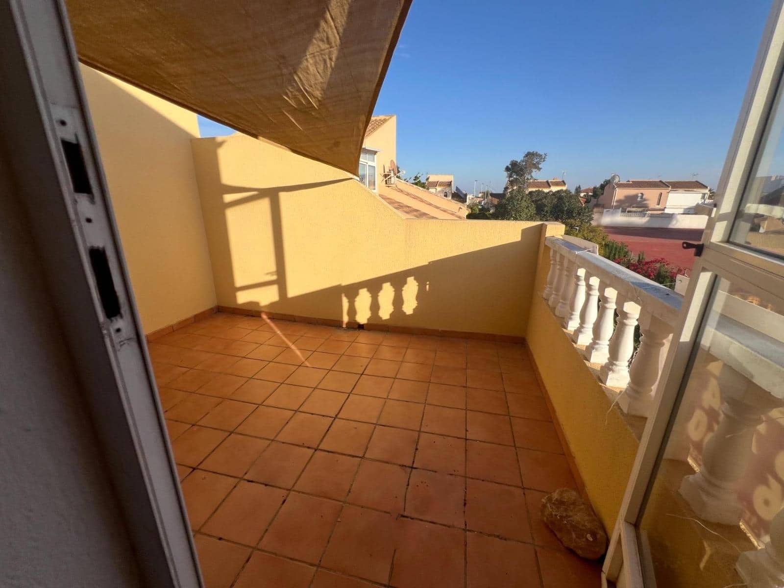 4 sypialnia Dom szeregowy na sprzedaż w Torrevieja z basenem - 248 000 € (Ref: 9446510)