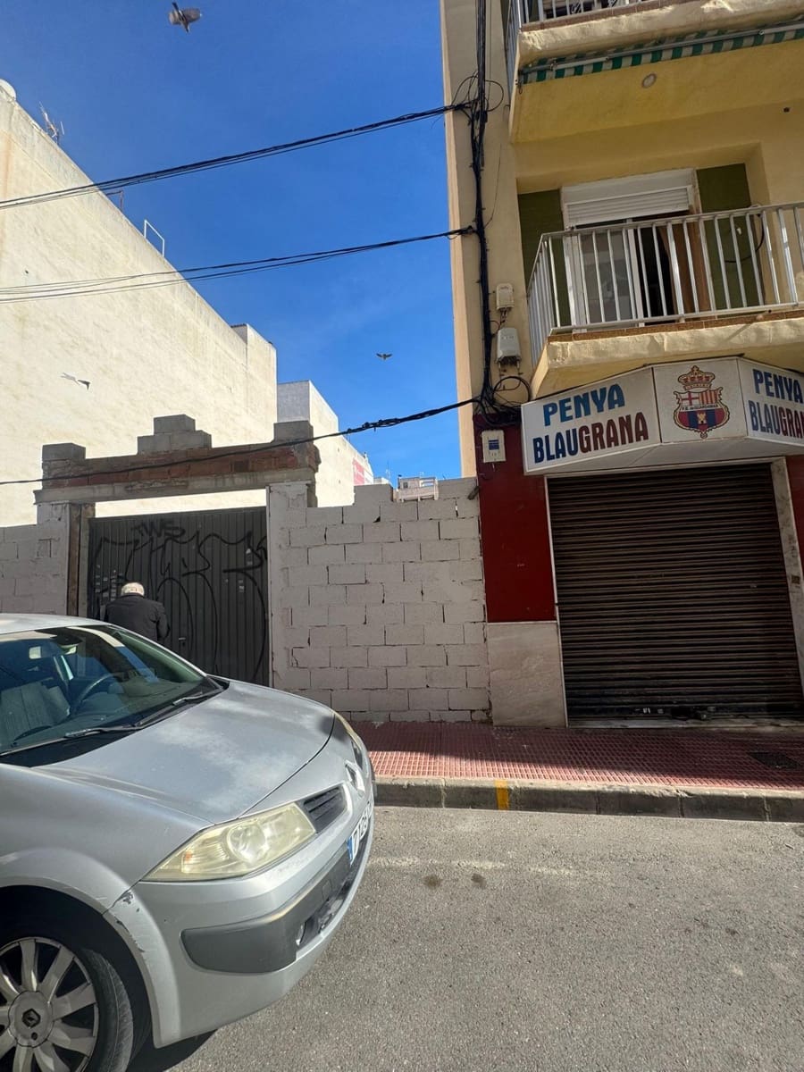 Tontti myytävänä paikassa Guardamar del Segura - 370 000 € (Ref: 9533886)