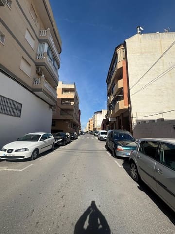 Tontti myytävänä paikassa Guardamar del Segura - 370 000 € (Ref: 9533886)