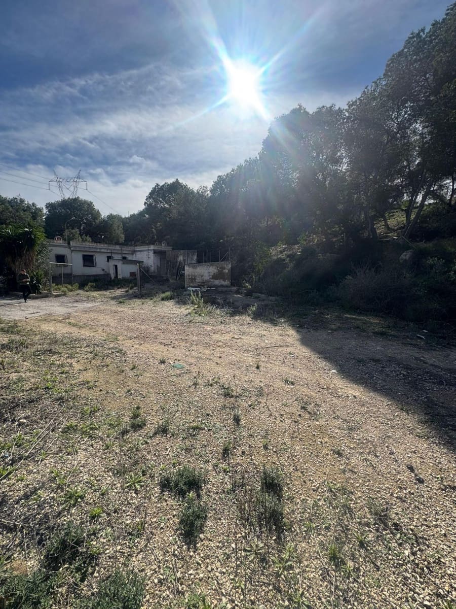 Rakentamaton maa myytävänä paikassa Orihuela - 375 000 € (Ref: 9562039)