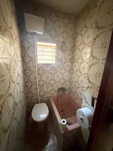 4 bedroom Apartment for rent in Almoradí - € 600 (Ref: 9619456)