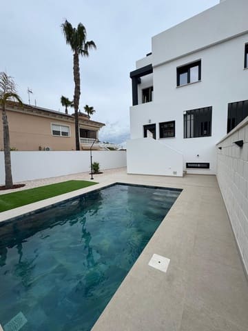 Chalet de 3 habitaciones en Benferri en venta con piscina garaje - 319.000 € (Ref: 9674429)