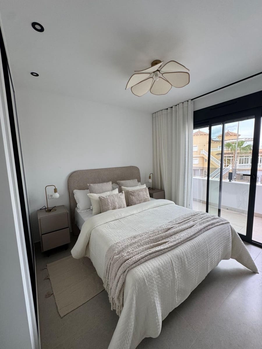 Chalet de 3 habitaciones en Benferri en venta con piscina garaje - 319.000 € (Ref: 9674429)