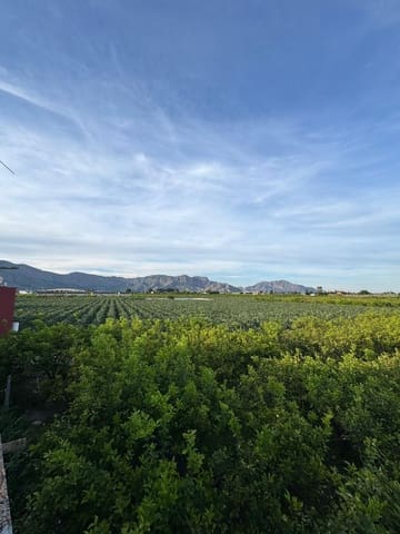 4 soverom Hus til salgs i Desamparados - Hurchillo - Torremendo, Orihuela med garasje - € 79 000 (Ref: 9791204)