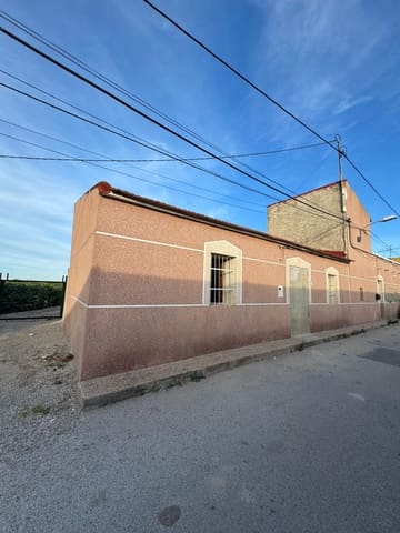 4 soverom Hus til salgs i Desamparados - Hurchillo - Torremendo, Orihuela med garasje - € 79 000 (Ref: 9791204)