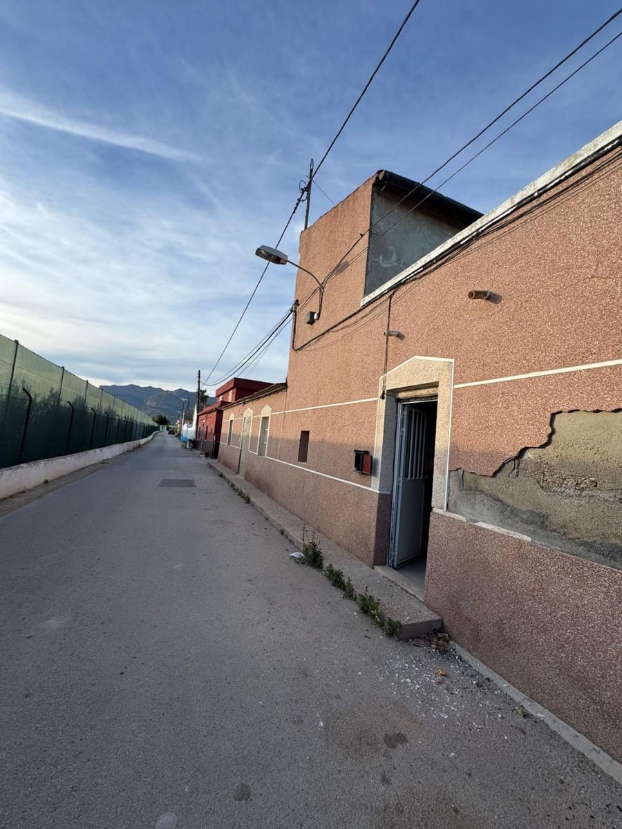 4 slaapkamer Huis te koop in Orihuela met garage - € 79.000 (Ref: 9791204)