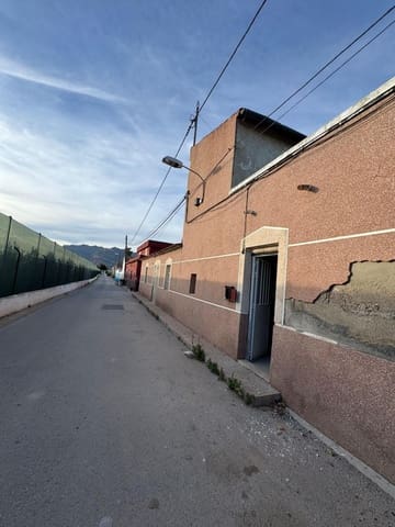 4 soverom Hus til salgs i Desamparados - Hurchillo - Torremendo, Orihuela med garasje - € 79 000 (Ref: 9791204)