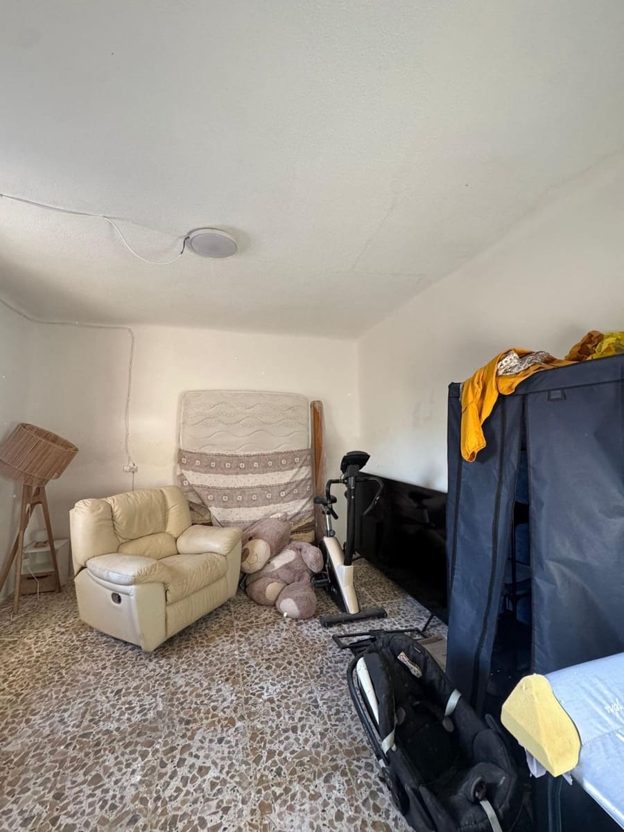 4 slaapkamer Huis te koop in Orihuela met garage - € 79.000 (Ref: 9791204)