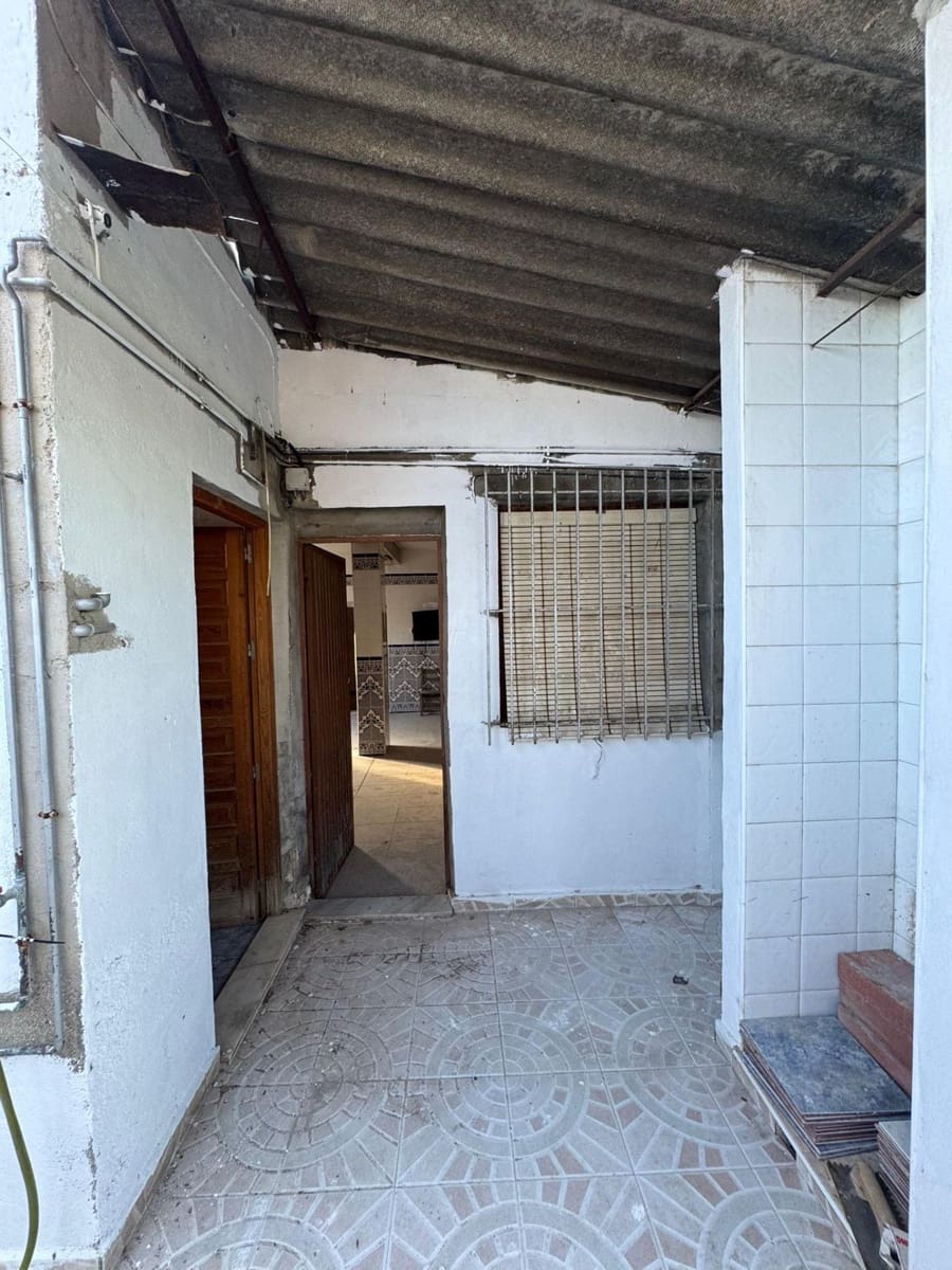 4 slaapkamer Huis te koop in Orihuela met garage - € 79.000 (Ref: 9791204)