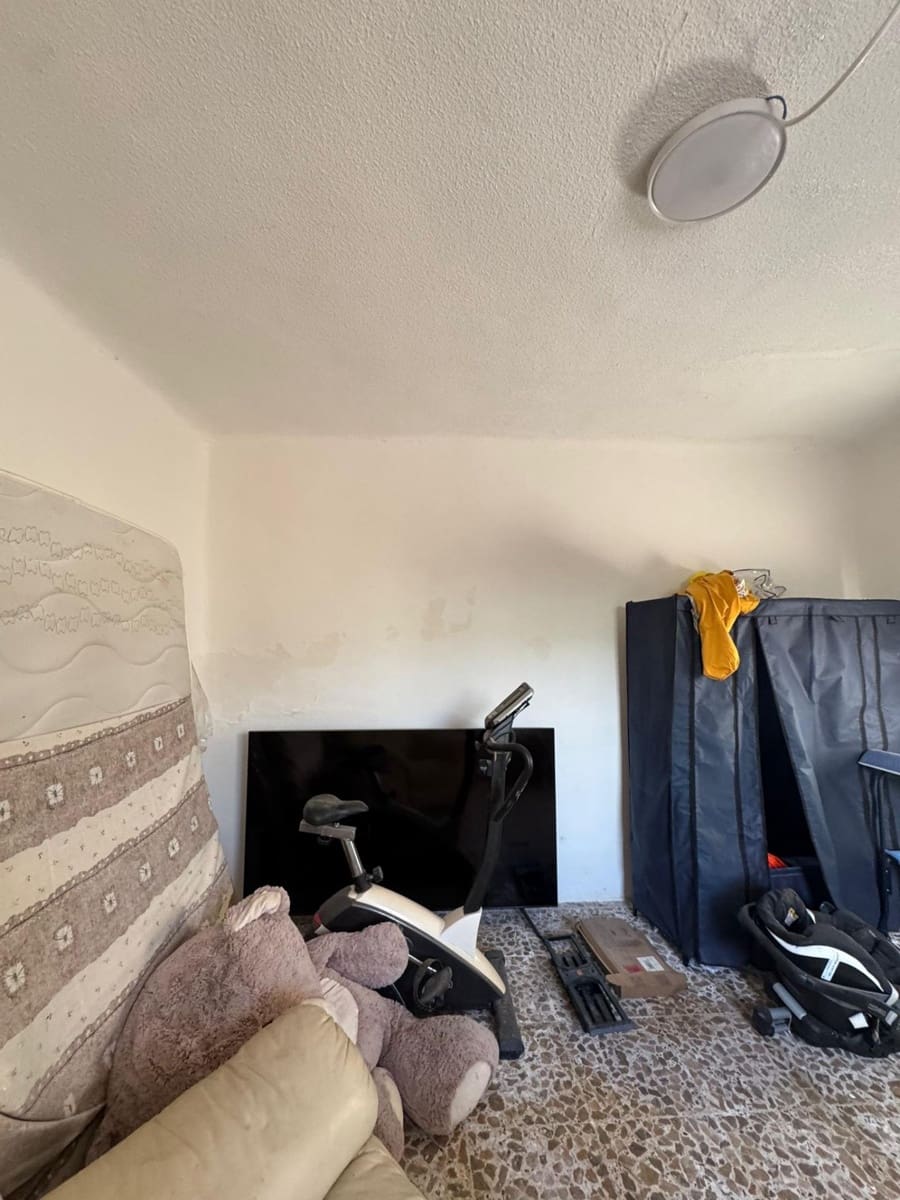 4 slaapkamer Huis te koop in Orihuela met garage - € 79.000 (Ref: 9791204)