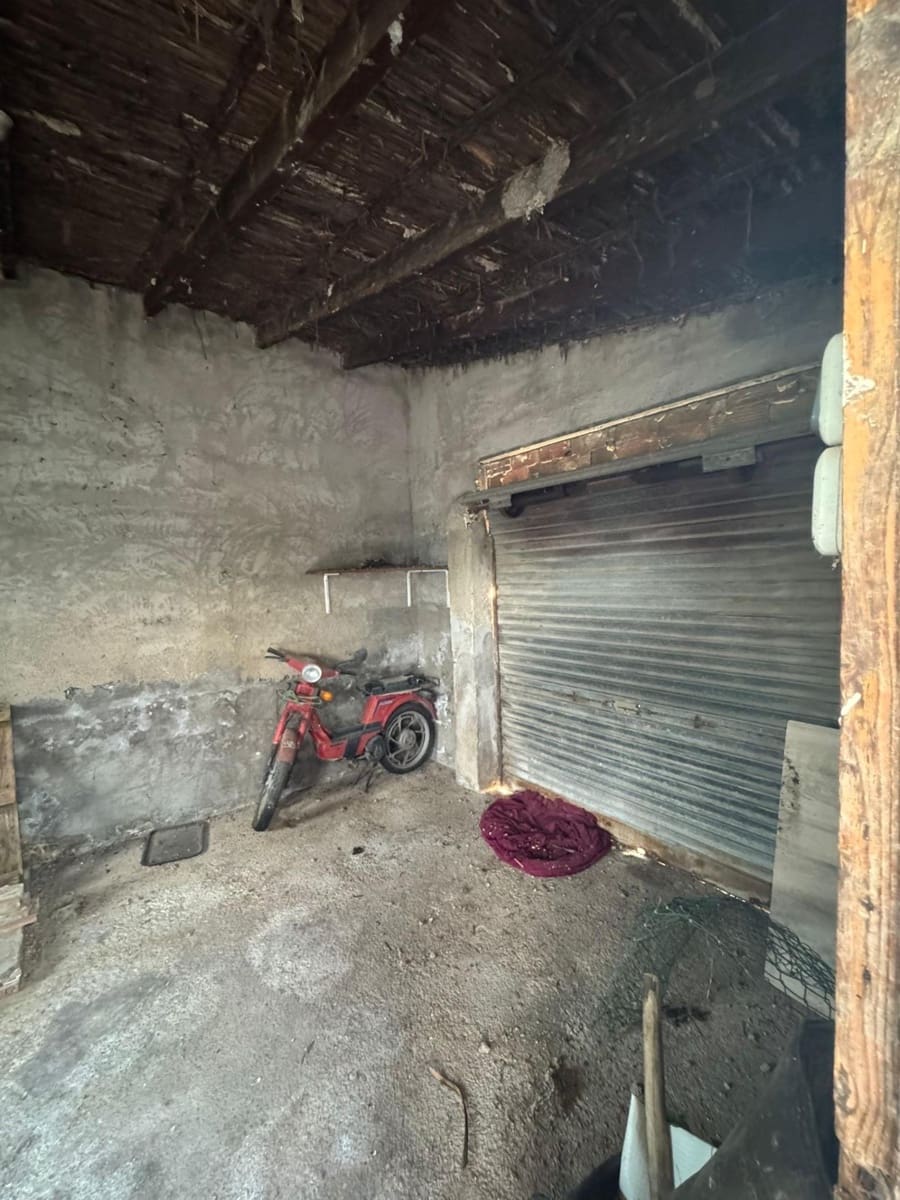 4 slaapkamer Huis te koop in Orihuela met garage - € 79.000 (Ref: 9791204)