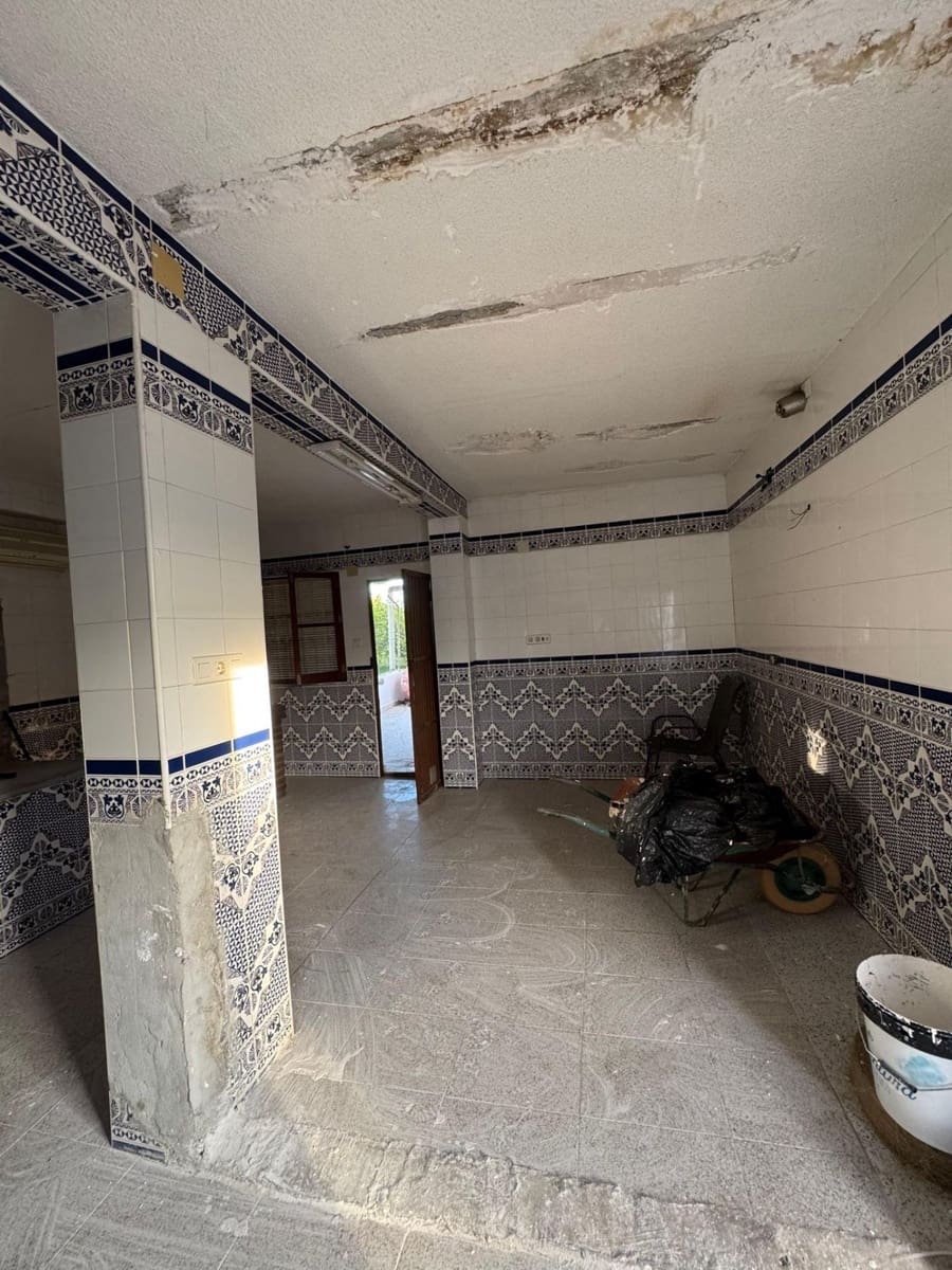 4 slaapkamer Huis te koop in Orihuela met garage - € 79.000 (Ref: 9791204)