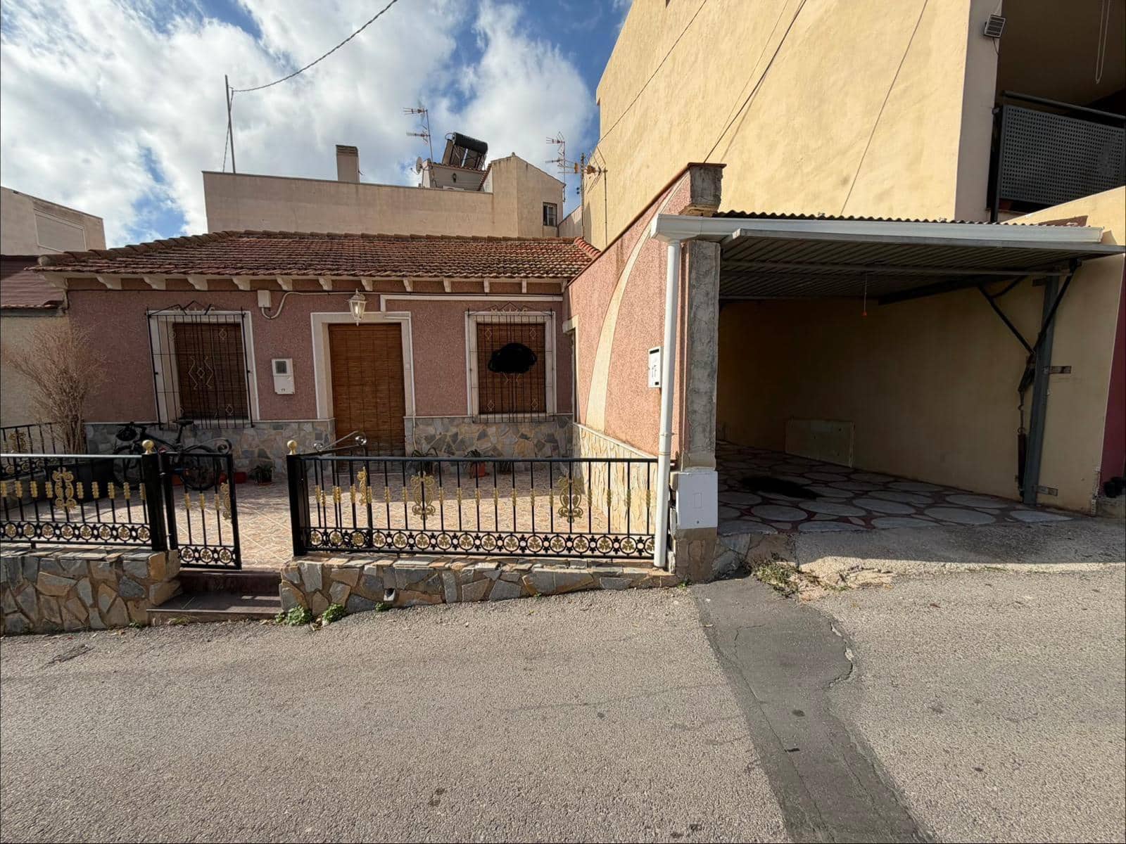 3 slaapkamer Huis te koop in Raiguero de Bonanza met garage - € 78.000 (Ref: 9794821)